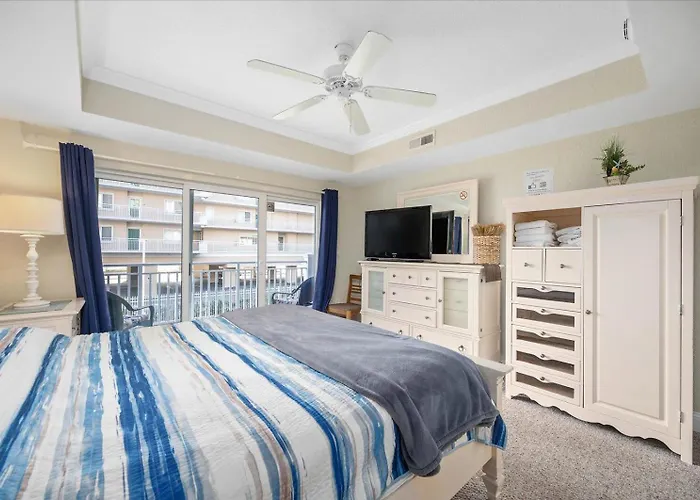 Beautiful 3 Bedroom Sunset With Outdoor Pool! * Ocean City