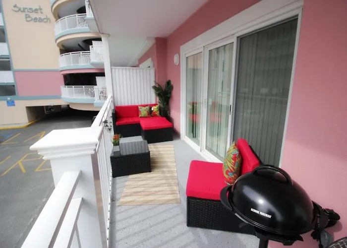 Beautiful 3 Bedroom Sunset With Outdoor Pool! * Ocean City