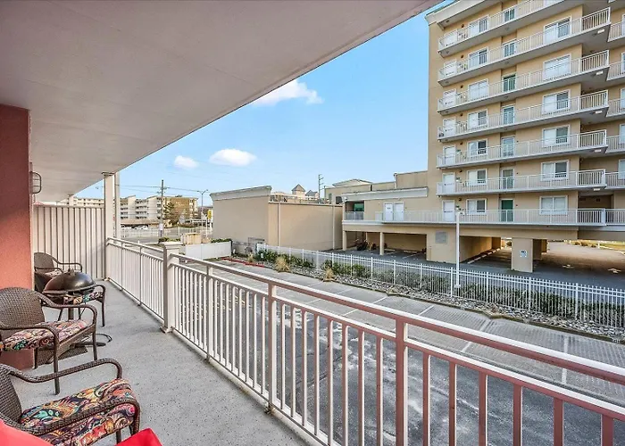 Beautiful 3 Bedroom Sunset With Outdoor Pool! Holiday home Ocean City